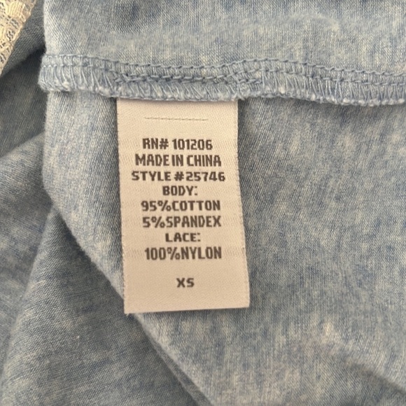 🌺SOFT SURROUNDINGS Long-sleeved Tee w/ Lace at Hem Shirt in Blue Size XS🌺 - Picture 5 of 6